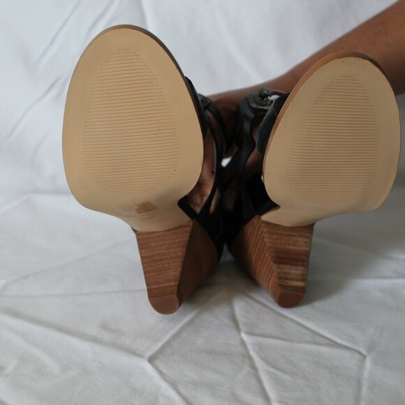 Nine West, Black beaded heeled sandal, Size 6.5US. - Picture 5 of 5